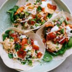 Lebanacos med hummus, persiljesallad och fajita strips